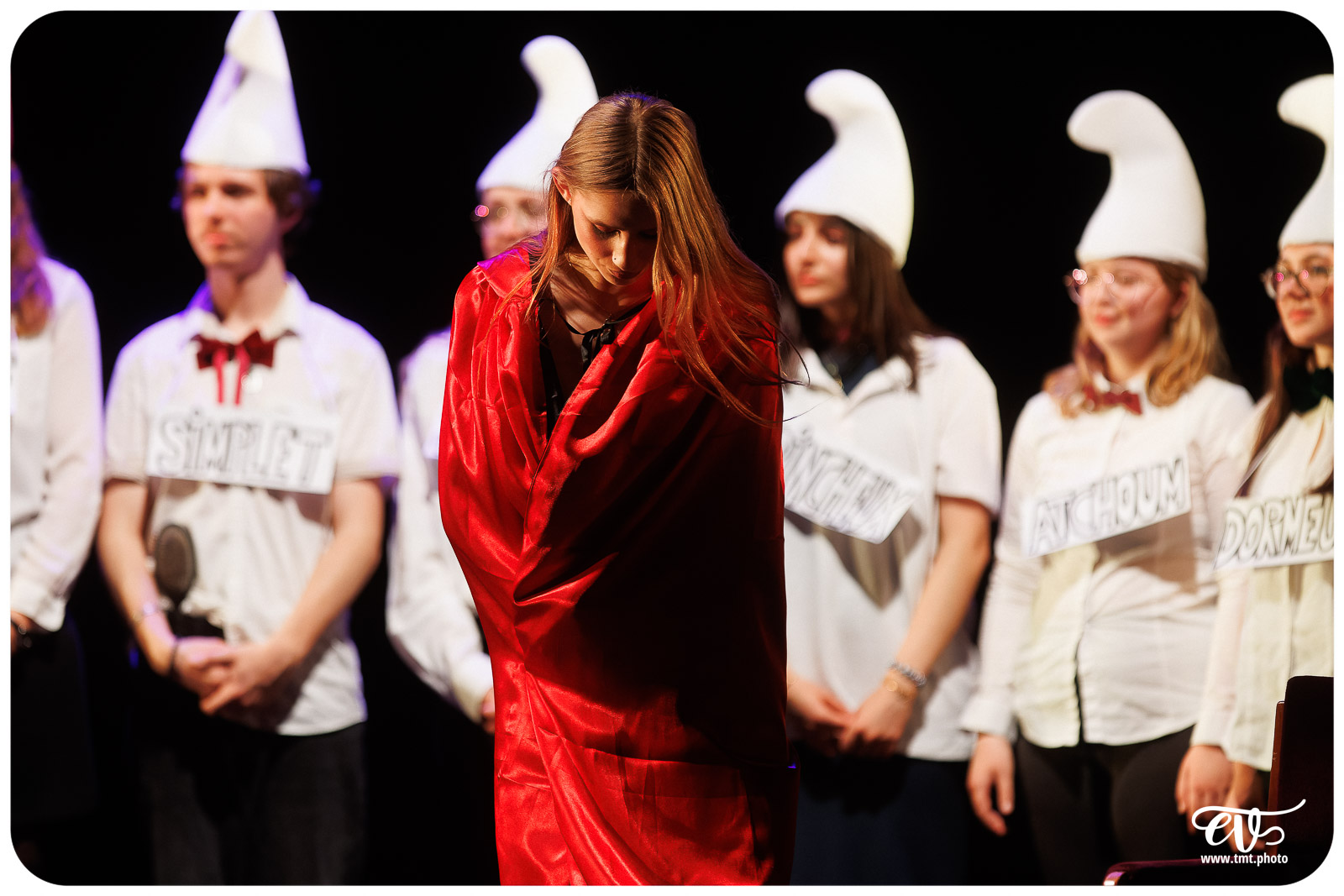 BLANCHE-NEIGE FOUTUE FORET